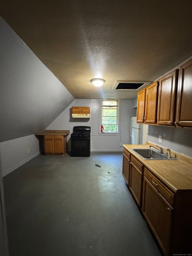 Photo - 421 Blatchley Ave Unit 3