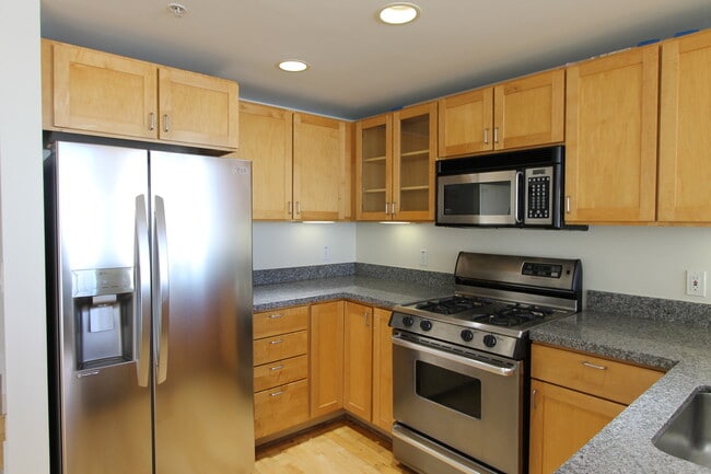 Photo - EPIC REA: Spacious Live/Work Loft in SOMA with Rooftop Views Unit 12
