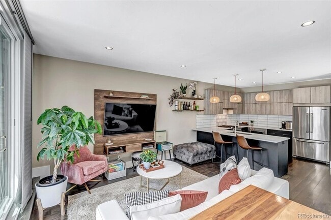 Photo - 2007 Eliot St