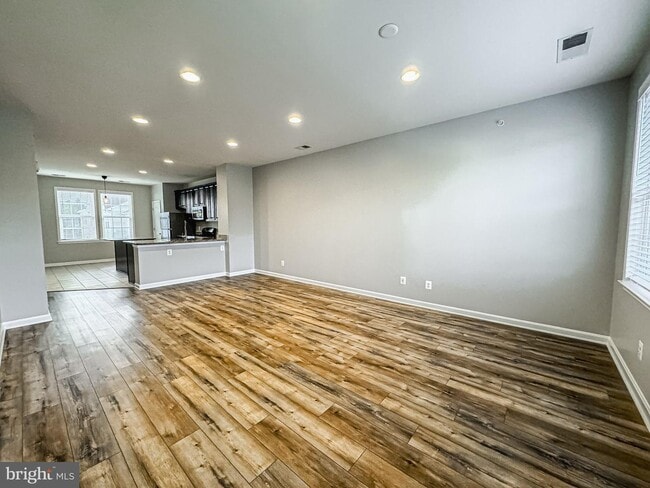 Photo - 42212 Water Iris Terrace