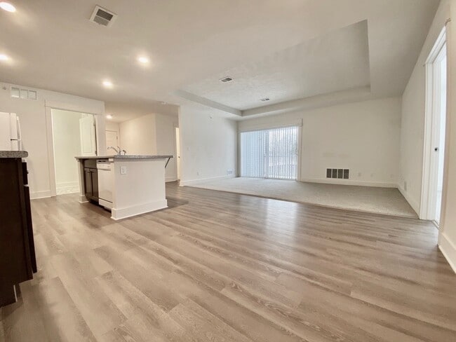 Urban Great Room - Bayberry Pointe Apartments