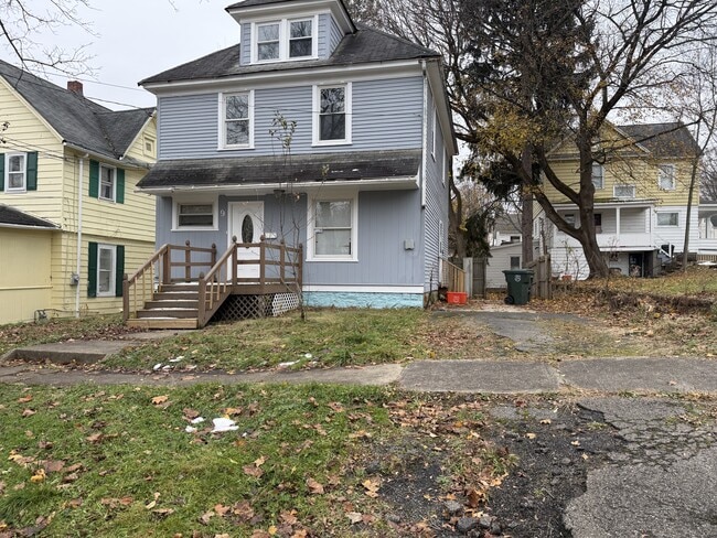 Building Photo - 9 Cowing St