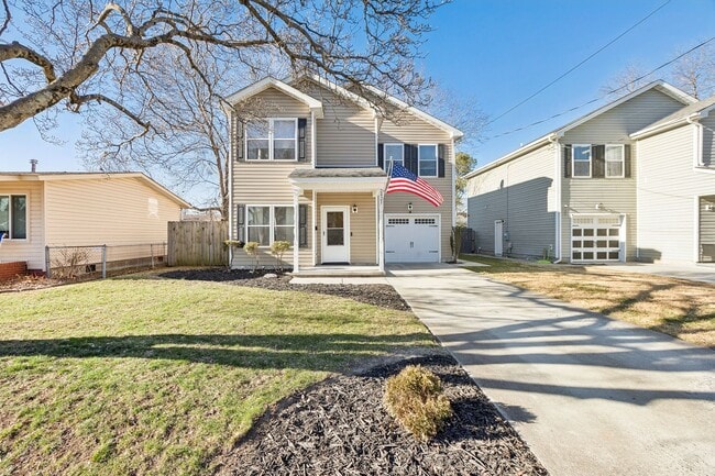 Building Photo - Stunning home in Norfolk!