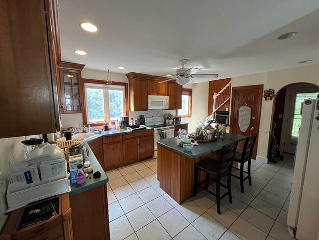 Building Photo - 14 Sheffield Rd Unit 2 Rental