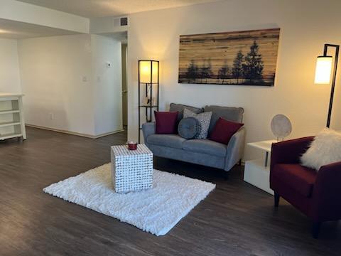 Quail Hollow Apartments