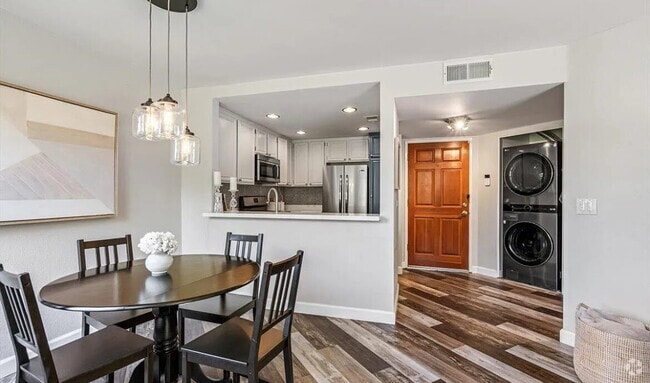 Building Photo - Welcome to this move-in ready home located...