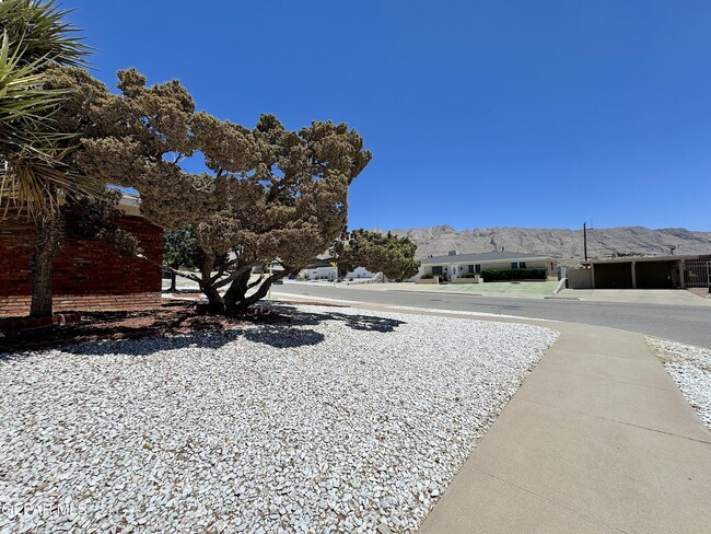 5801 Beaumont Pl House - House Rental in El Paso, TX | ForRent.com