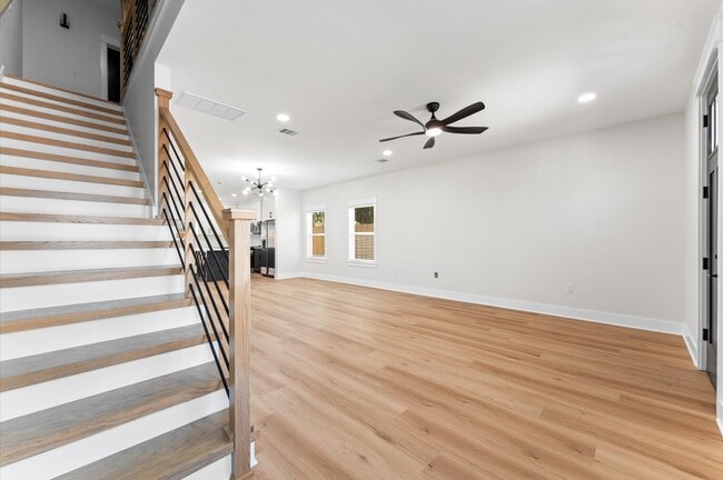 Photo - 7222 Market St