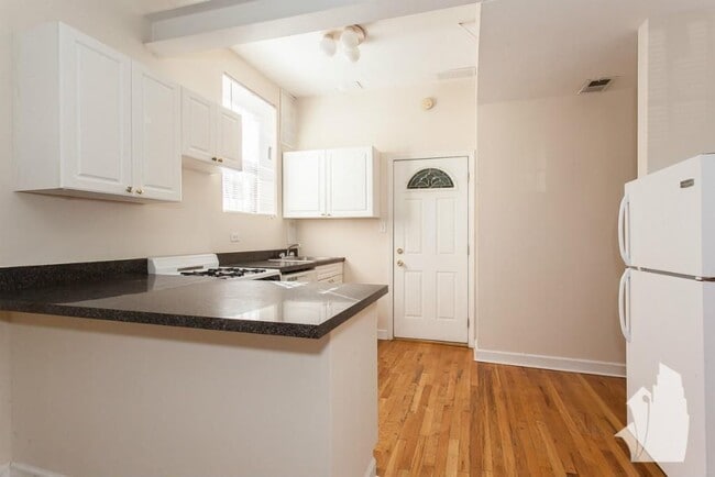 Photo - 1101 W Wellington Ave Unit 1101-1