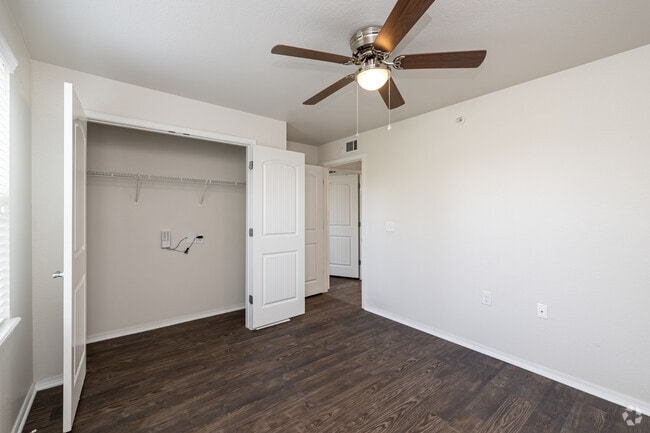 2BR, 2BA - 925SF - Second Bedroom