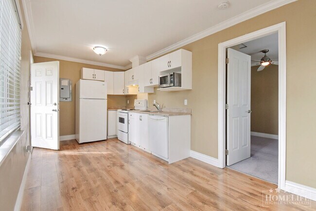 Photo - Cozy Clayton Coach Home for Rent - 1 Bed, ... Unit Coach House