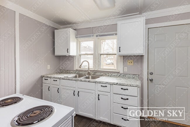 Photo - 230 Kinsey St Unit 2