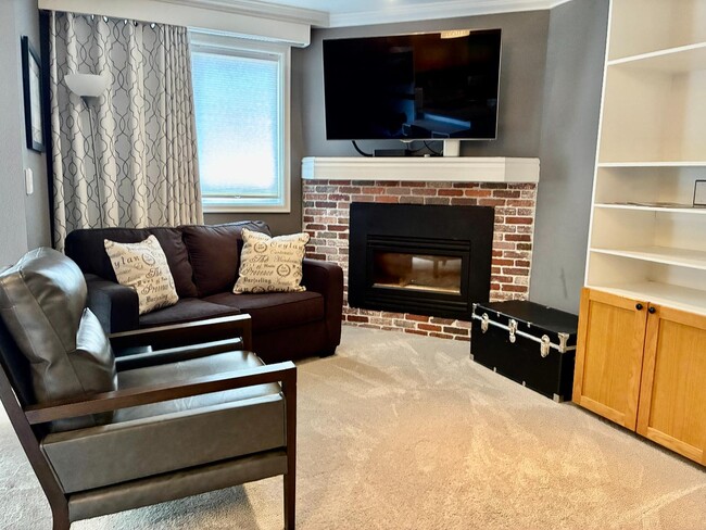 Building Photo - 310 Iron Horse Way