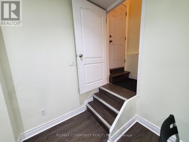 Photo - 4 Elliottglen Dr