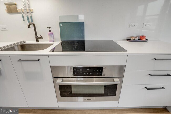 Photo - 1625 Eckington Pl NE Unidad 604