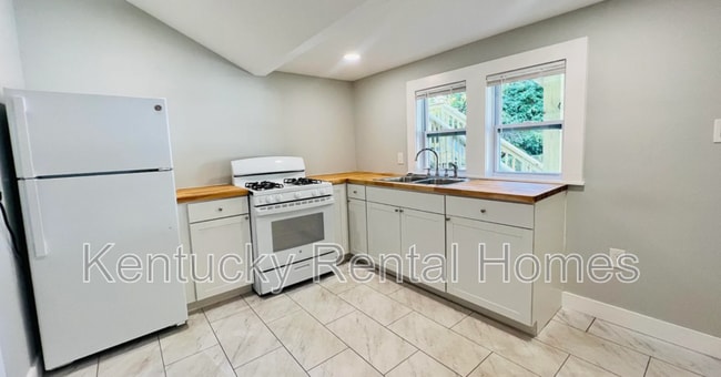 Building Photo - 445 Davidson Ct