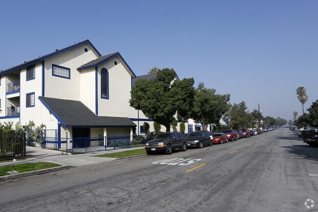 1635 Locust Ave.