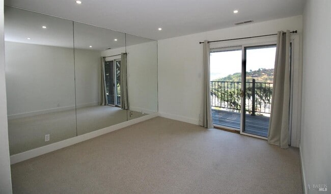 Photo - 201 Cleveland Ct