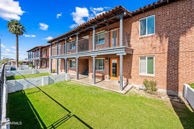 Building Photo - 3601 N 15th Ave Unit 9