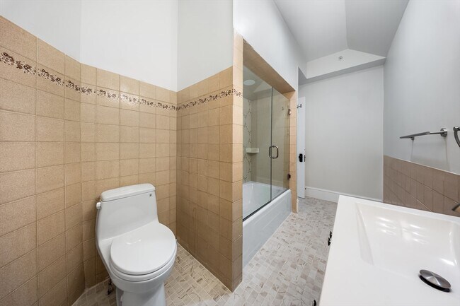 Photo - 180 Jackson St Unidad C