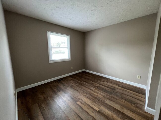 Photo - 2219 E 7th St Apartamento Unidad 3 Bed