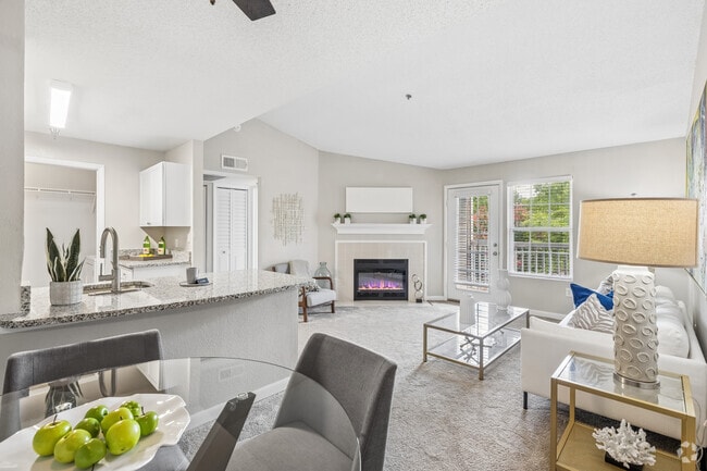 2BR, 2BA - 1050SF - Living Room