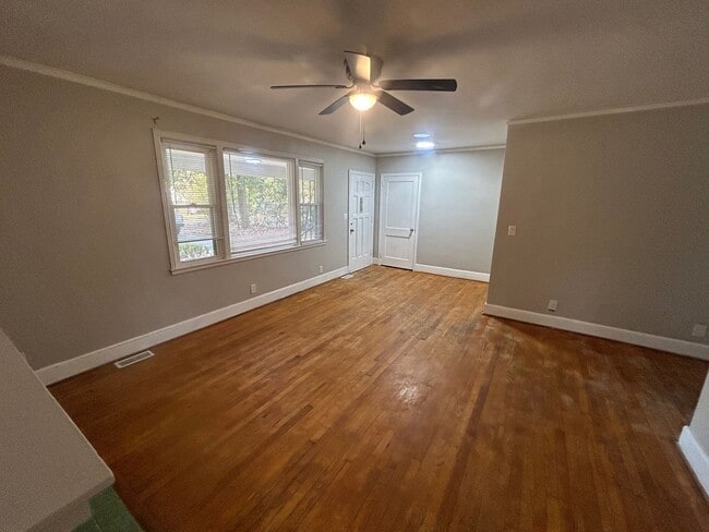 Photo - 623 S Beltline Blvd