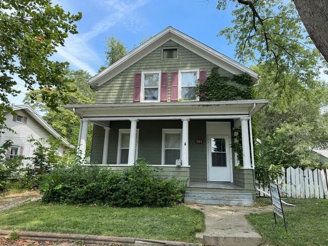Building Photo - Amazing 3-Bedroom 1.5-Bath Home