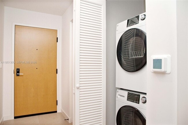 Photo - 11 NE 6th St Unidad 1109