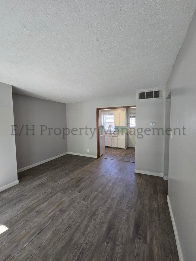 Building Photo - 751 S Governeour Rd Rental