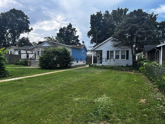 Photo - 7026 Bancroft Ave