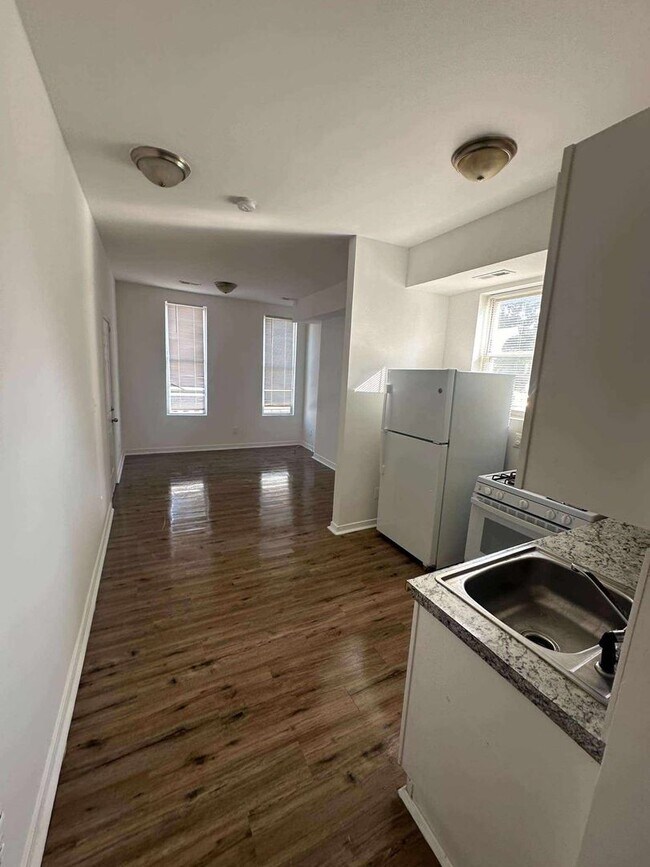 Photo - 2412 Huron St Unit 2