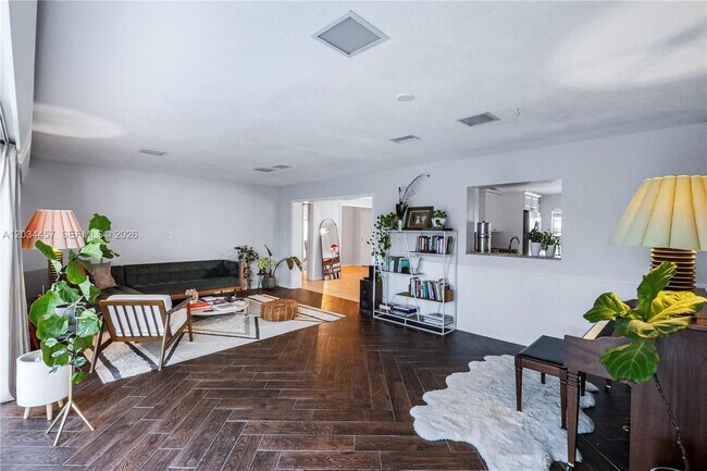 Photo - 4042 Greenwood Dr