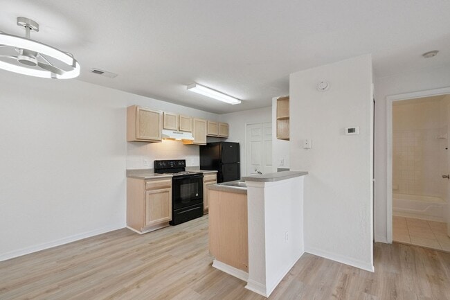 Photo - 8813 Latrec Ave Unidad 7206