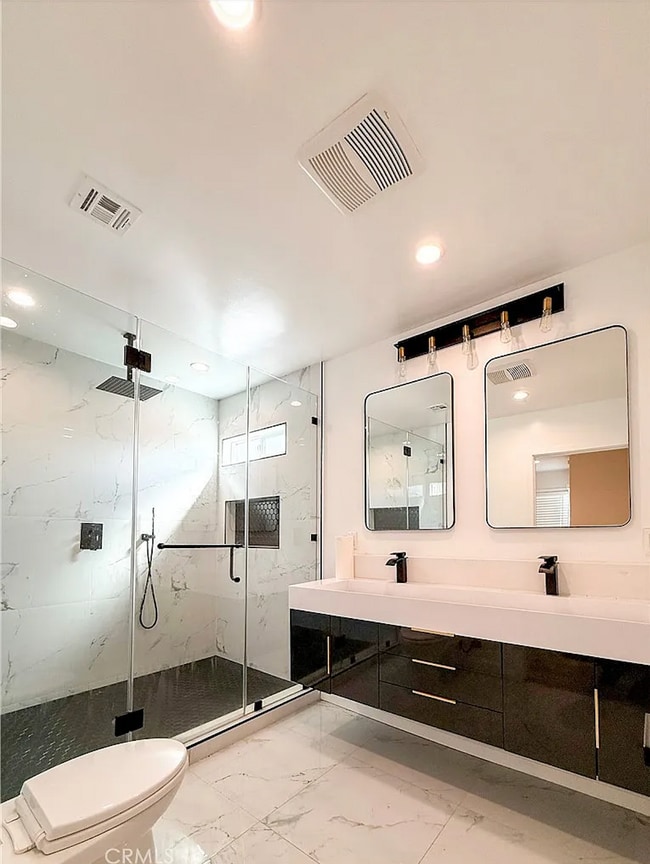 Photo - 10430 Densmore Ave