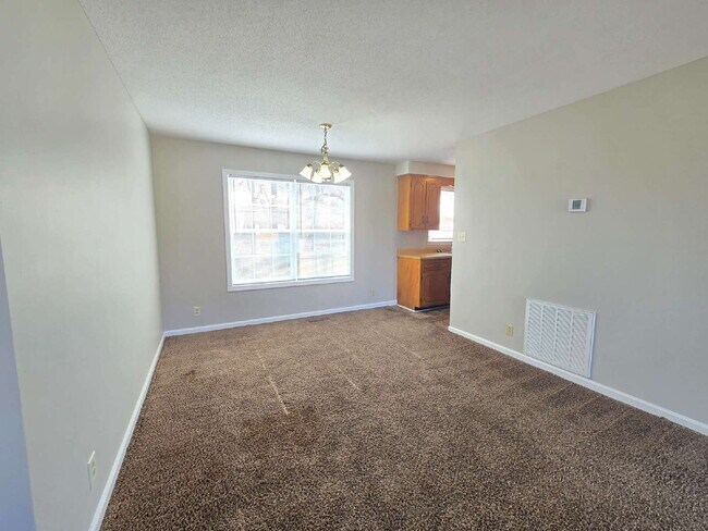 Photo - 746 Shelton Cir