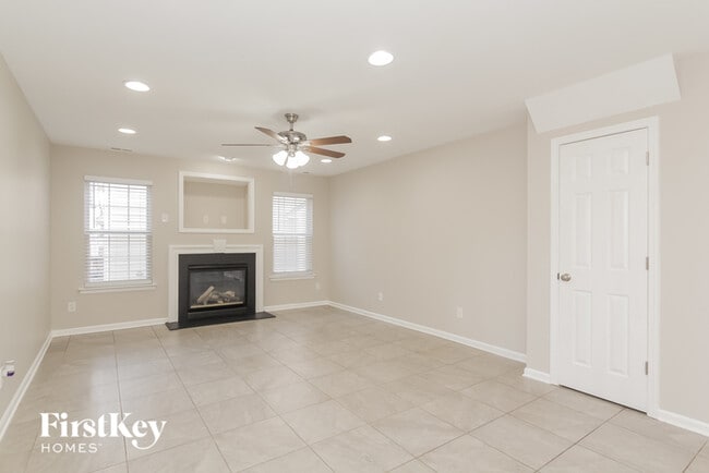 Photo - 2800 Black Walnut Ln