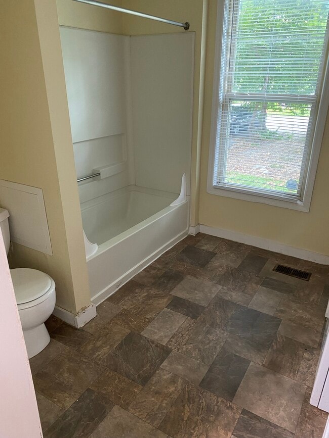 Photo - 1425 Hunter Ave