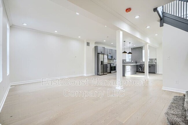 Photo - 2535 Shirley Ave