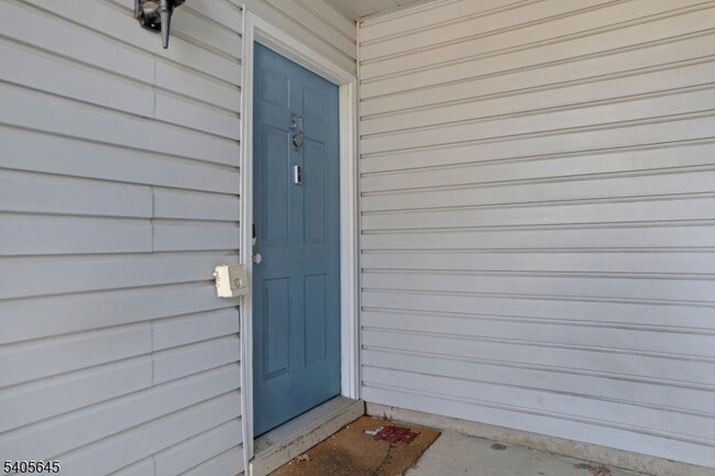 Photo - 51 Crabapple Ln