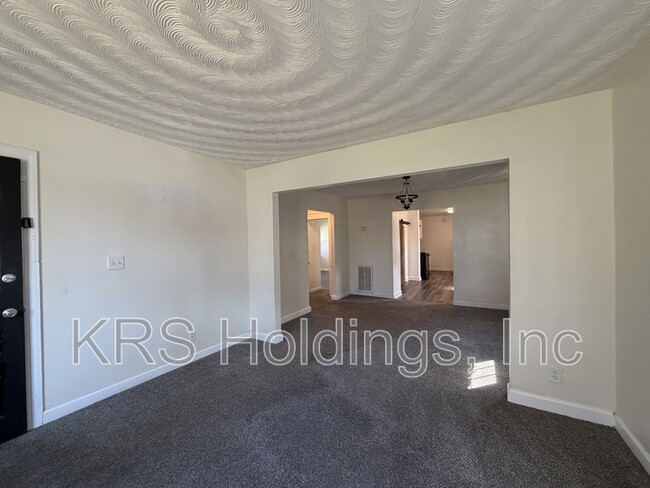 Photo - 933 Wolcott Ave