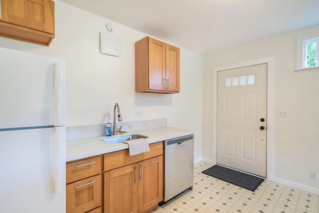 Photo - 1120 SW Broadway Dr Unit Residence B