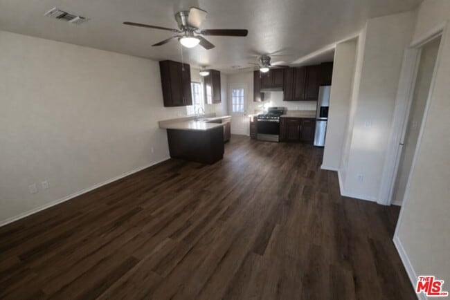 Photo - 2531 Manhattan Ave