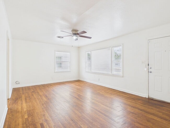 Photo - 4308 S Jackson St
