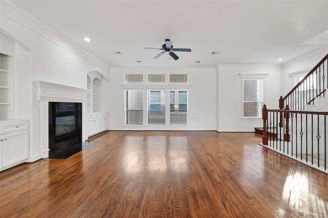 Photo - 1002 W 22nd St