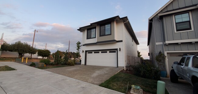 Building Photo - 7031 N Geneva Way Rental