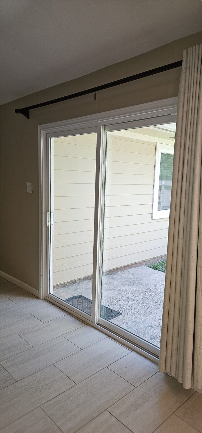 Photo - 22 W Broken Oak Ct