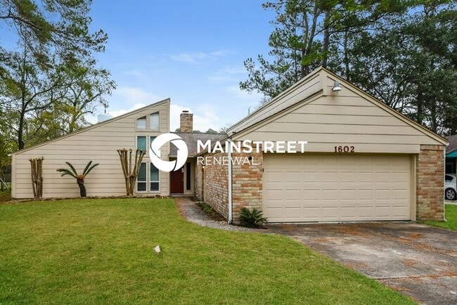 Building Photo - 4 Bedroom Pet-Friendly Home in Houston, TX with Main Street Renewal