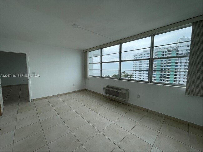 Photo - 5313 Collins Ave Unit 1008