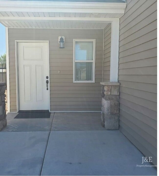 Photo - 537 W 2150 N